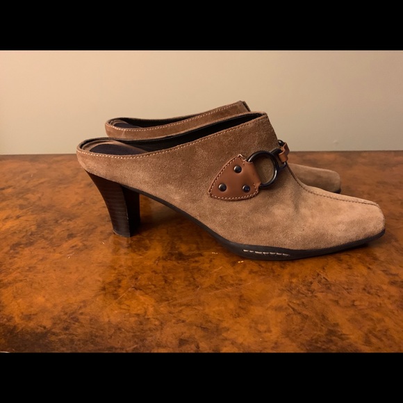 Aerosoles Tan Suede Clogs, 10M - Picture 5 of 9